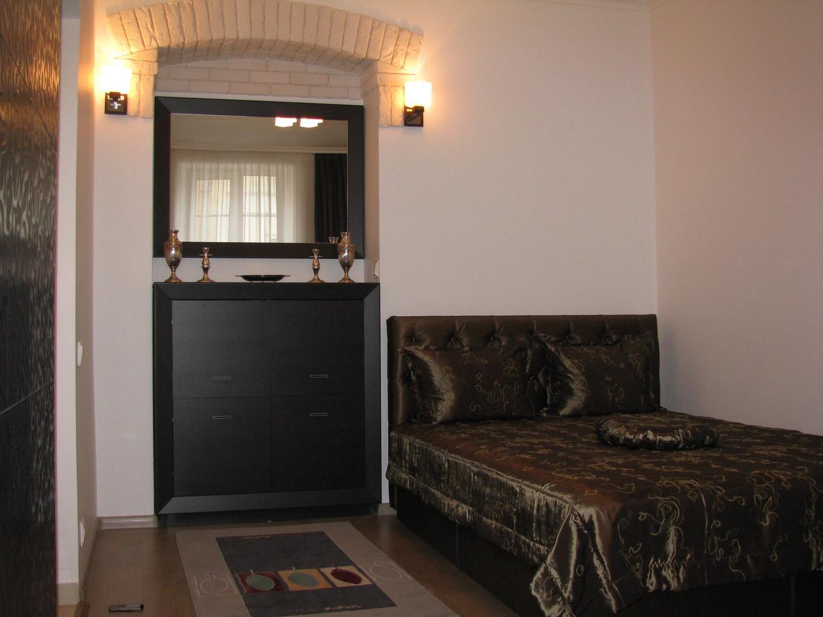 Apartment On Staroievreiska Lviv Kültér fotó